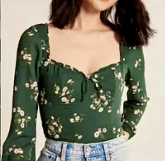 🇺🇸 Abercombie & Fitch NWTs Floral Green Long Sleeve Top - Picture 1 of 3